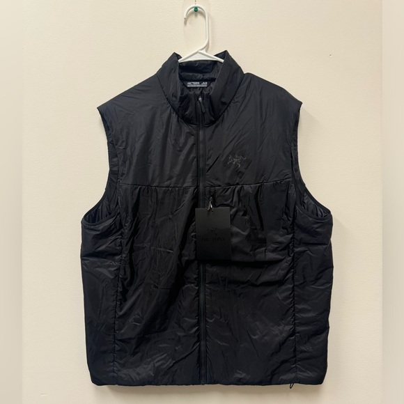 Black Arc'teryx Men's Vest - Picture 1 of 4